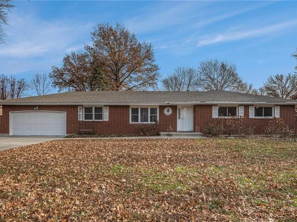 7801 N Lydia Ave, Kansas City, MO 64118