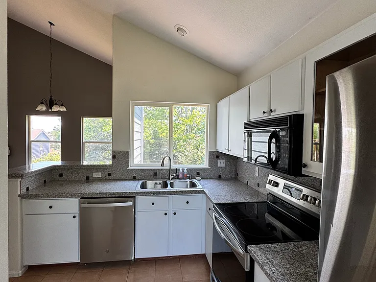 9882 Saybrook St — Photo 5