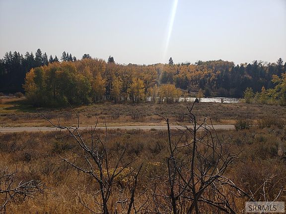 3rd image of 1070 Reserve Cir