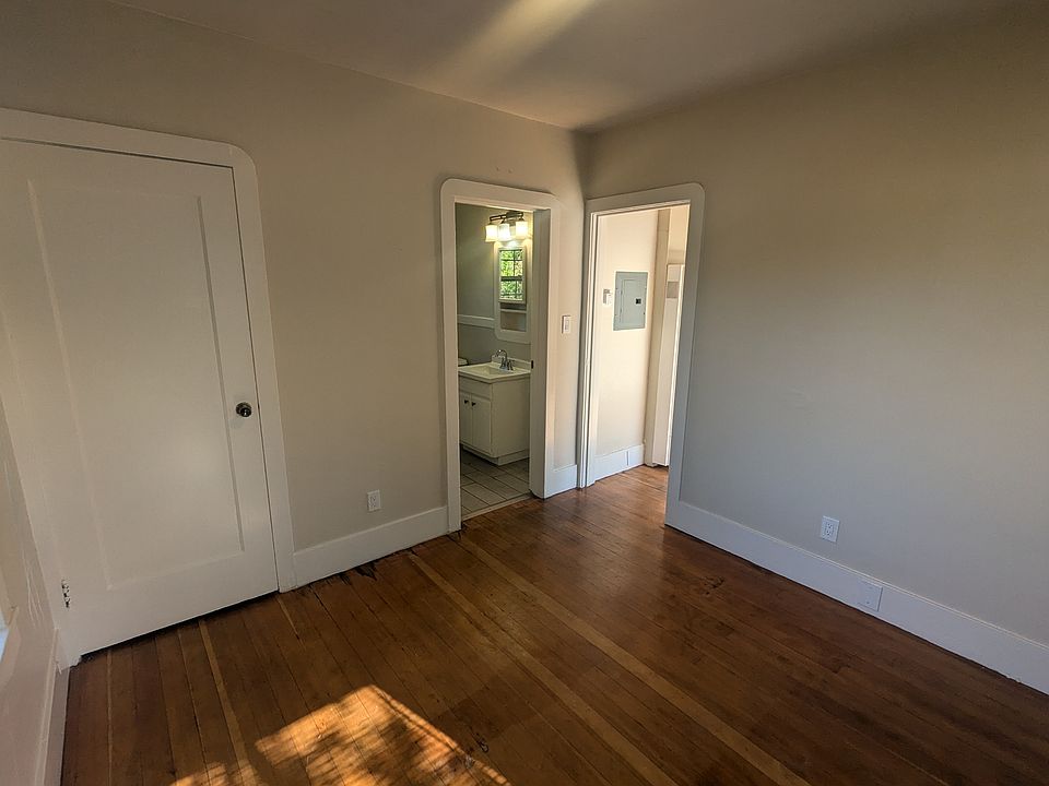 1st image of 3809 Fruitvale Ave #1