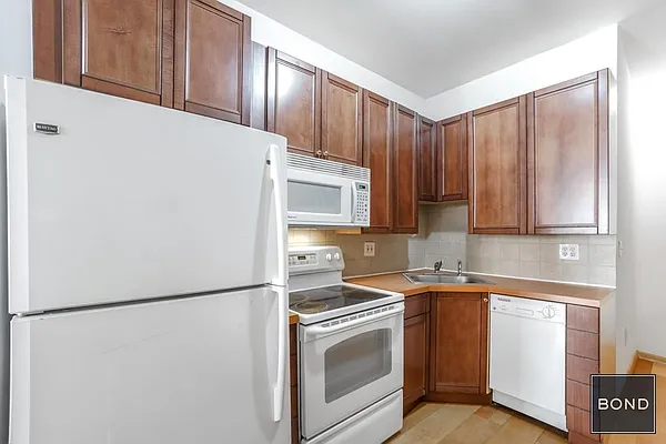 Rented by Bond New York | media 15