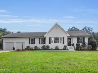 305 Madam Moores Ln, New Bern, NC 28562