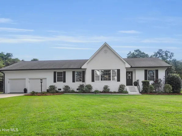 305 Madam Moores Lane, New Bern, NC 28562
