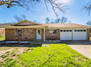 1433 Mimosa St, Cleburne, TX 76033