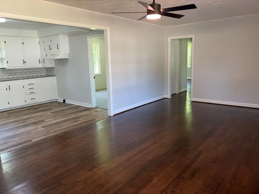 3 bed, 1.0 bath, 1050 sqft, $1,450 — Photo 3