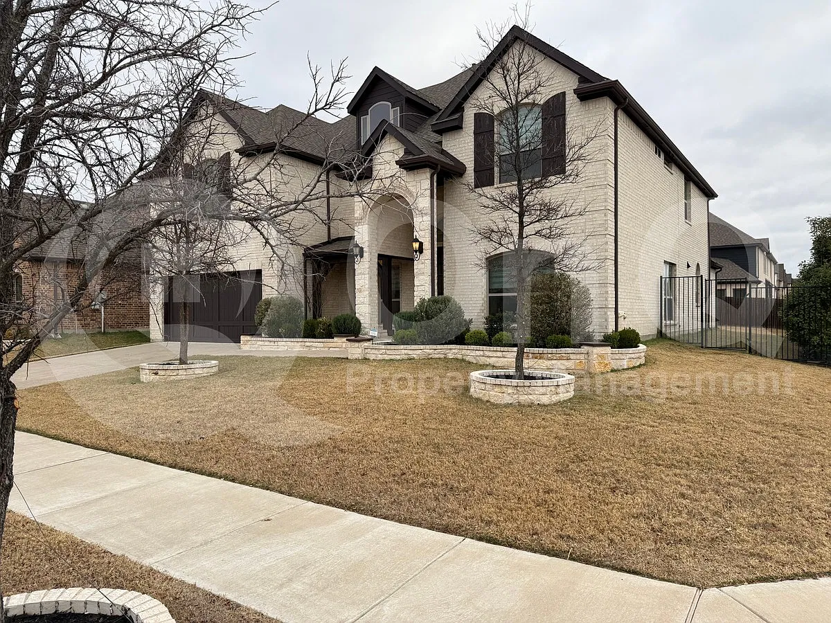 6 bed, 5.0 bath, 3756 sqft, $3,850 — Photo 2