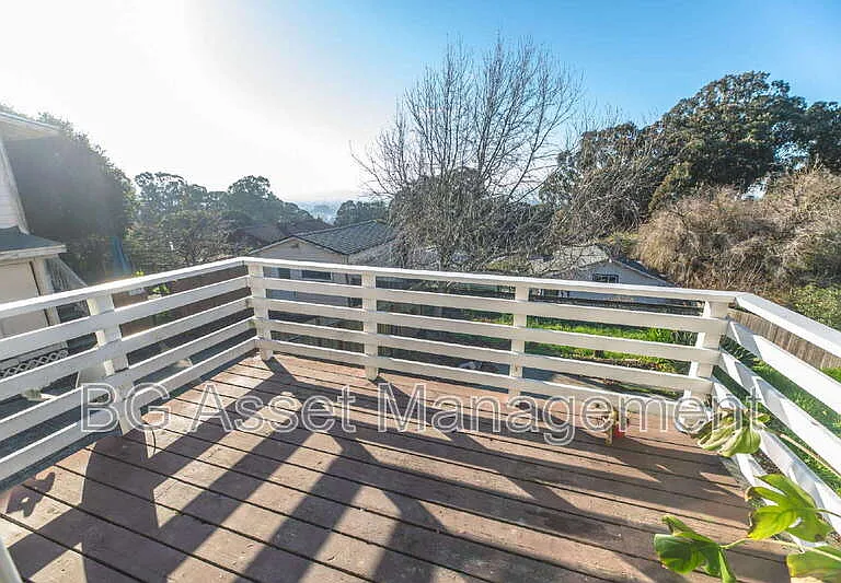 1723 Bayo Vista Ave — Photo 25