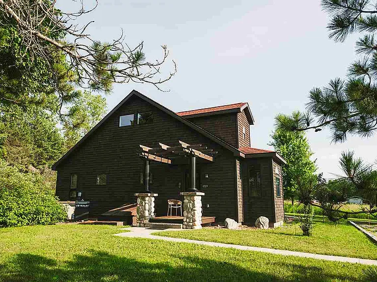 1525 Springbrook Rd S — Photo 3
