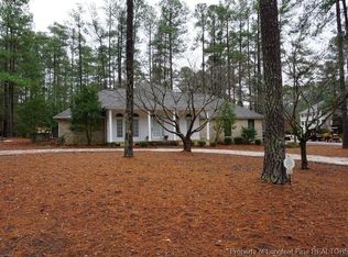 330 W Hedgelawn Way, Southern Pines, NC 28387