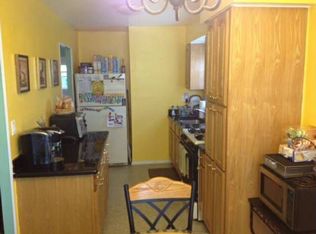 8401 266th St, Floral Park, NY 11001