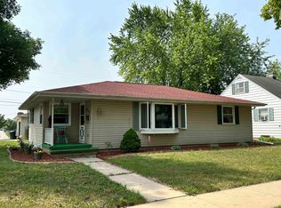 329 Wallace St, Combined Locks, WI 54113