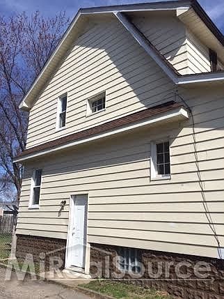 3rd image of 23103 Avon St