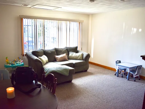 1559 Sassaquin Ave #E, New Bedford, MA 02745