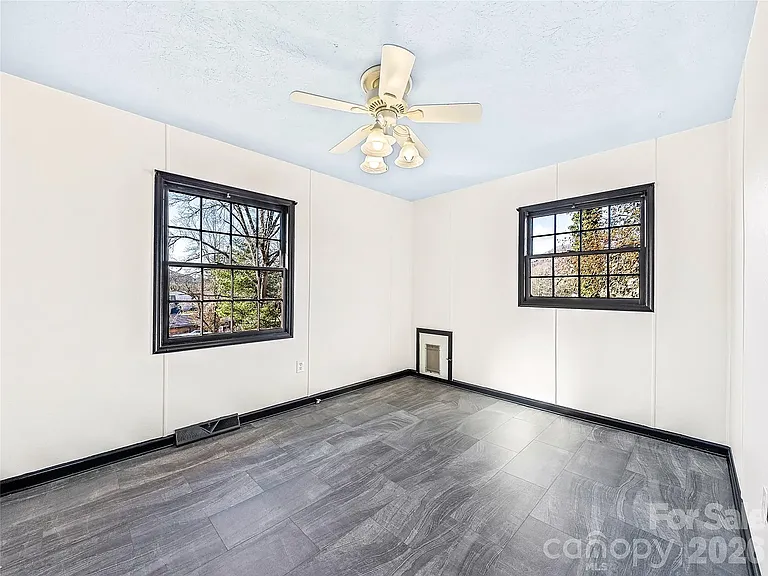 34 Southwicke Dr — Photo 5