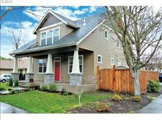 1290 Woodside Dr, Eugene, OR 97401