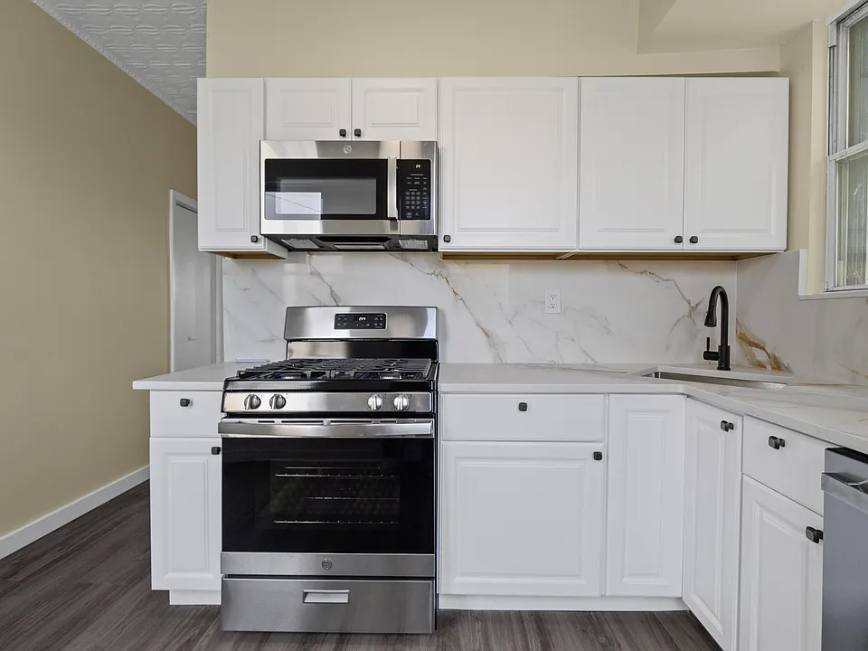 292 Claremont Ave #2