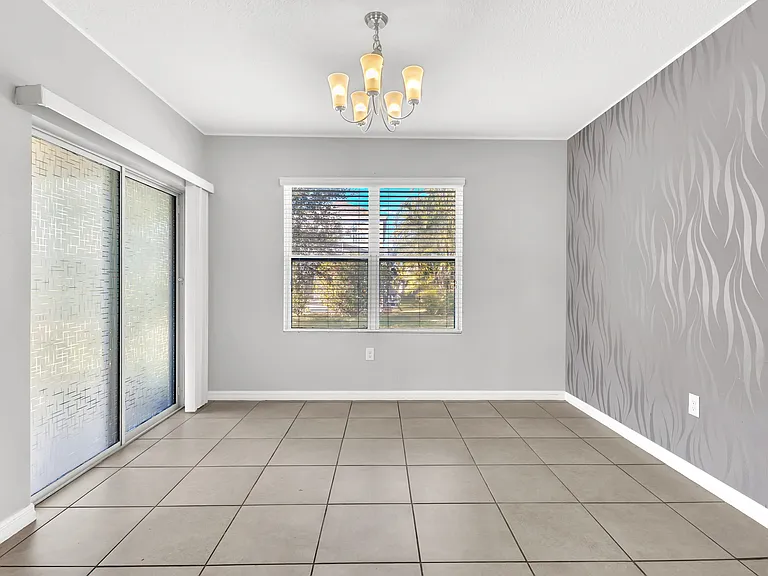 849 Sheen Cir — Photo 4