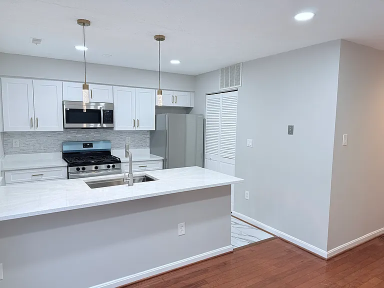 15705 Ambiance Dr — Photo 5