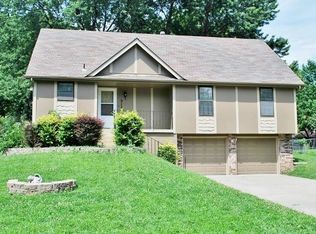 313 SE Alice St, Blue Springs, MO 64014