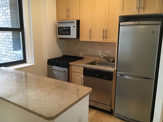Rented by Stonehenge NYC LLC | media 29