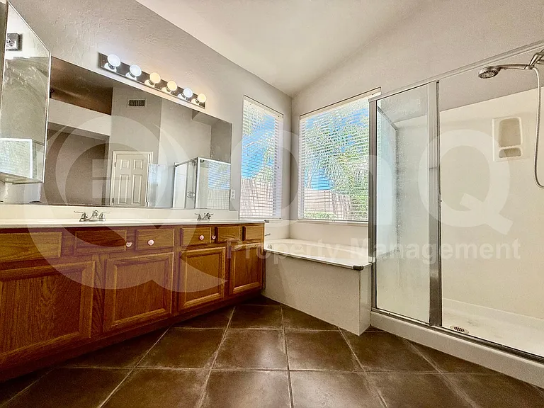 826 W Carob Dr — Photo 7