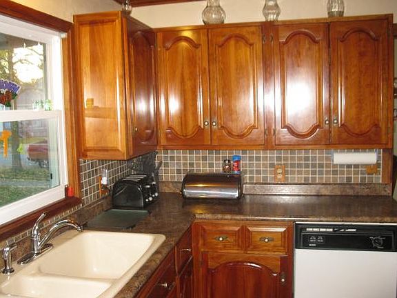 5th image of 247 McKinley St