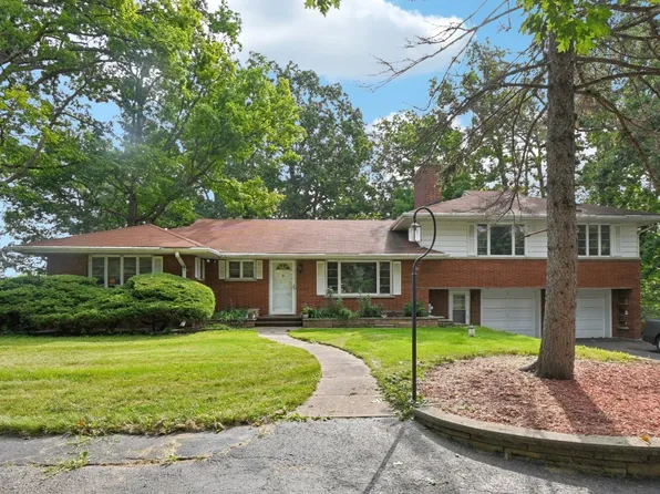 38683 N Lewis Ave, Beach Park, IL 60099