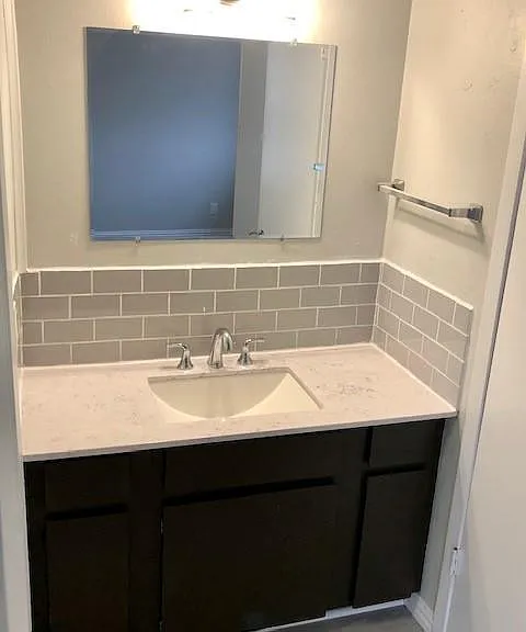 5231 Purington Ave — Photo 12