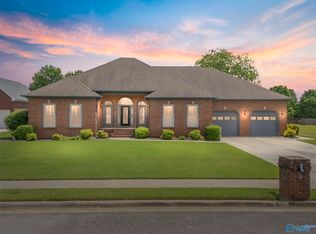 103 Nobleton Ln NW, Huntsville, AL 35806