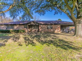 615 E Jacinto St, Groesbeck, TX 76642