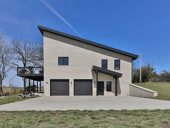 2nd image of 893 Jenkins Road