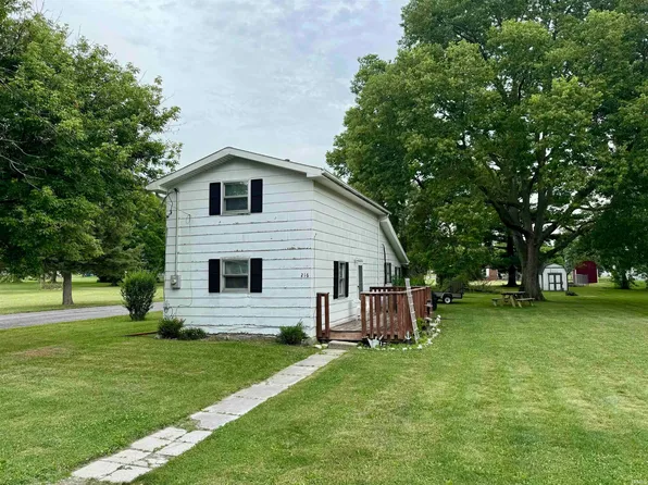 216 W 3rd St, Fairmount, IN 46928