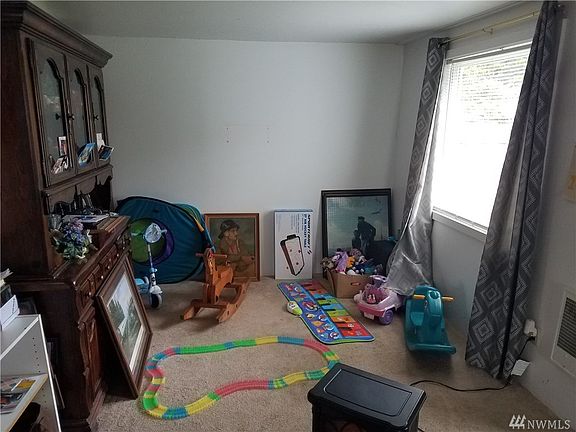 2nd image of 2655 Pacific Blvd NW