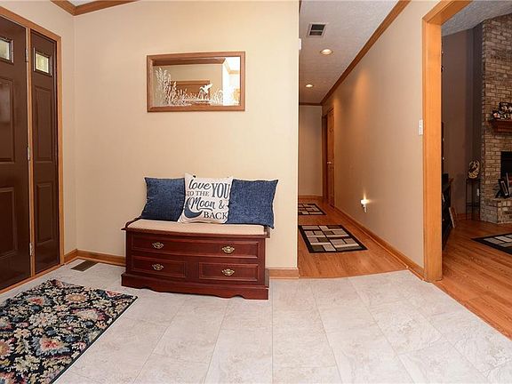 4th image of 1103 Executive Dr