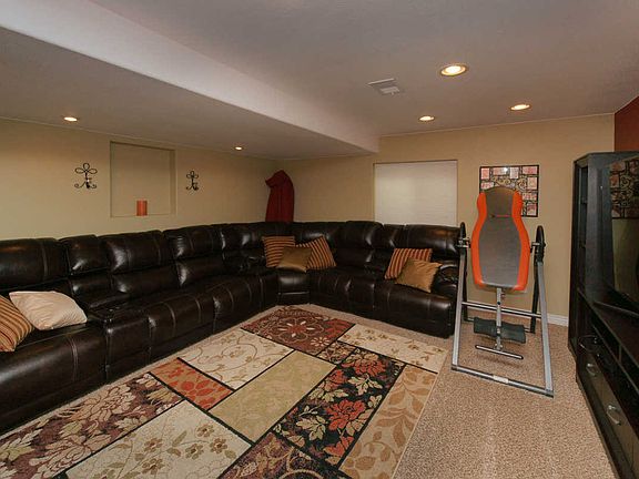 Finished Basement / Den view 3