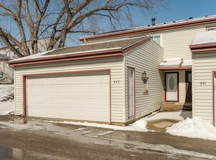 943 40th St NW, Rochester, MN 55901