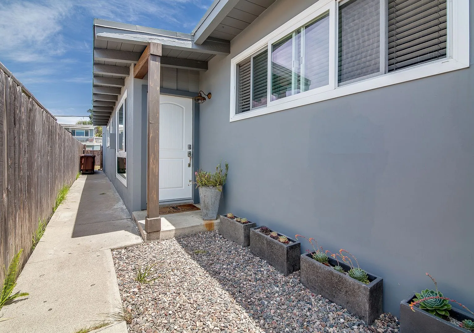 810 Calle Puente — Photo 1