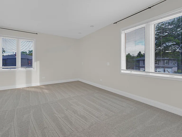 608 Inverrary Ln #608 — Photo 12