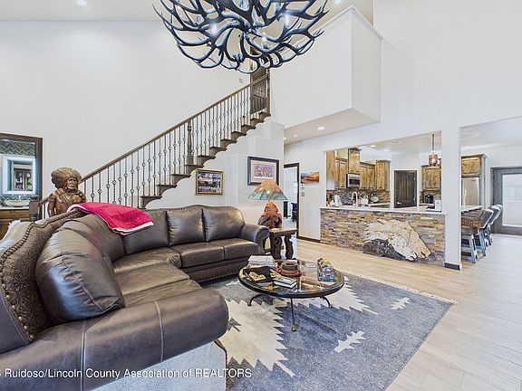 4th image of 111 Tuscan Dr