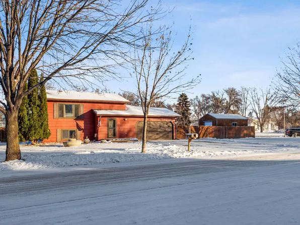 1801 25th Ave S, Fargo, ND 58103