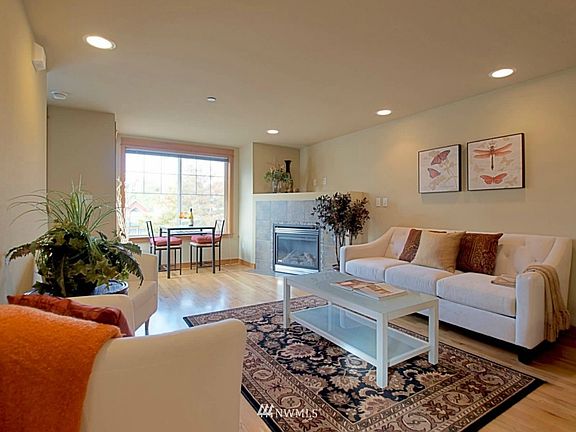 3rd image of 5008 A 12th Avenue NE #A