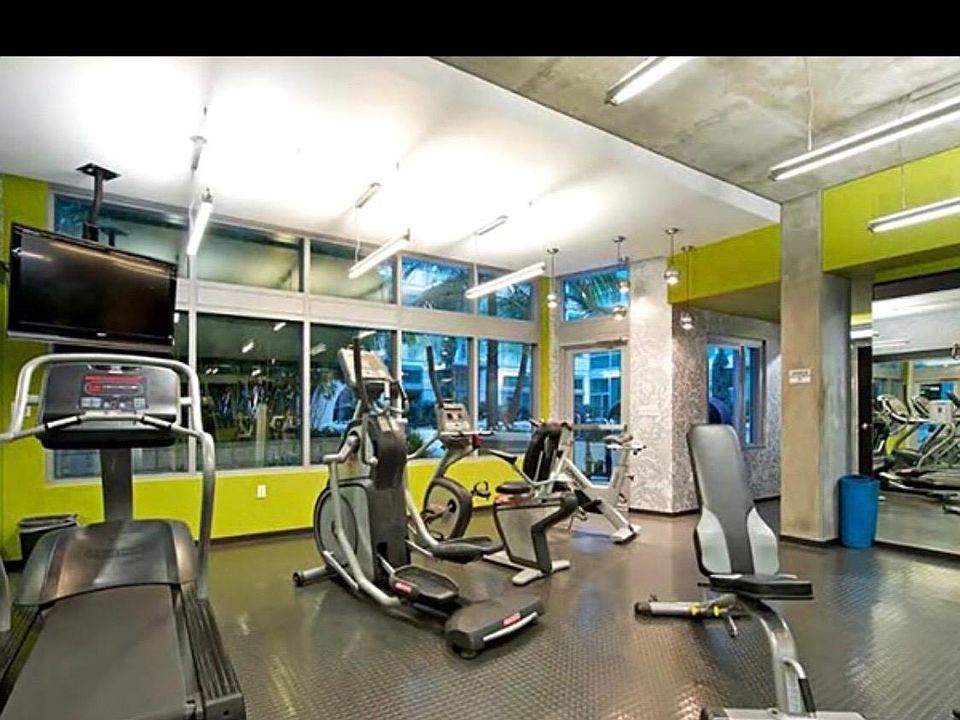 1st image of 722 11th Ave