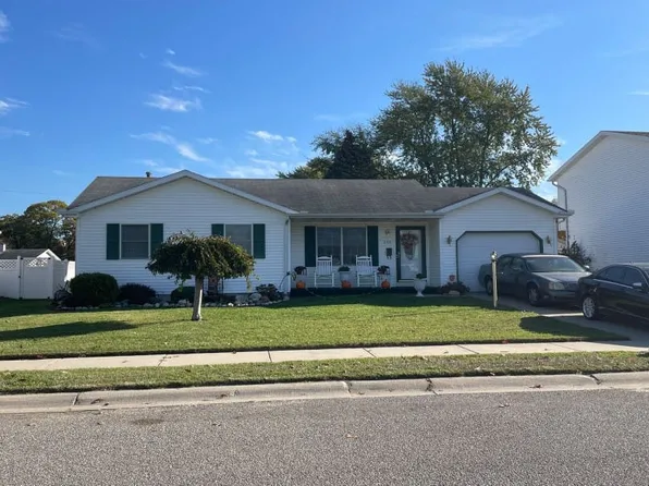 210 N Summit Dr, South Bend, IN 46619