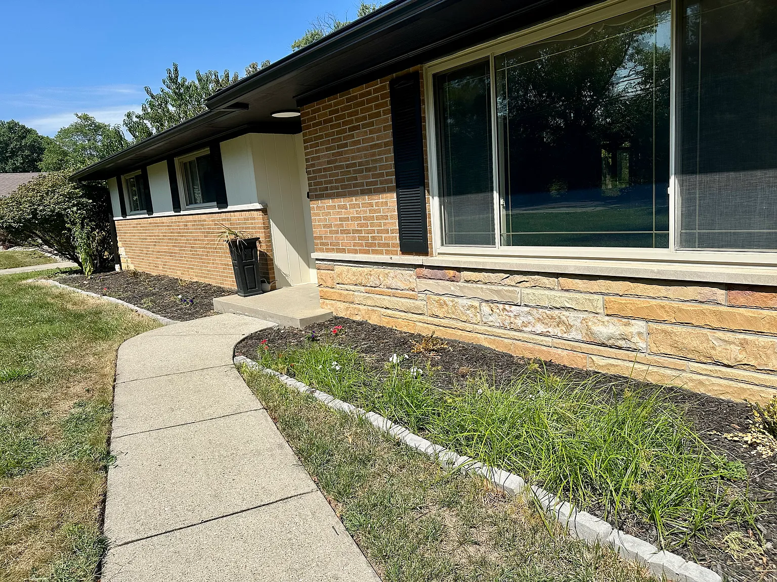 3 bed, 1700 sqft, $3,250 — Photo 4