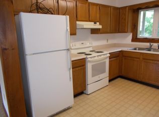 8 Diane Dr APT 4, Belchertown, MA 01007