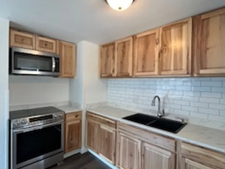 215 Elm St — Photo 12