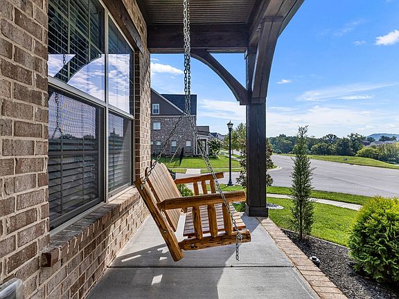 3rd image of 688 Vickery Park Dr