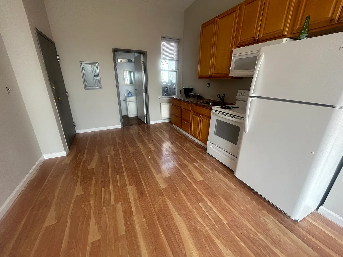Building Photo - 7329 W Chester Pike #2F