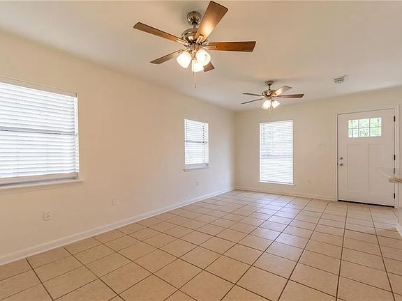 4th image of 106 Mallard Dr Unit B