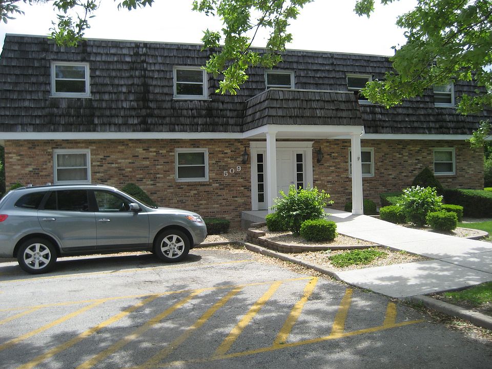 BUILDING ENTRANCE
